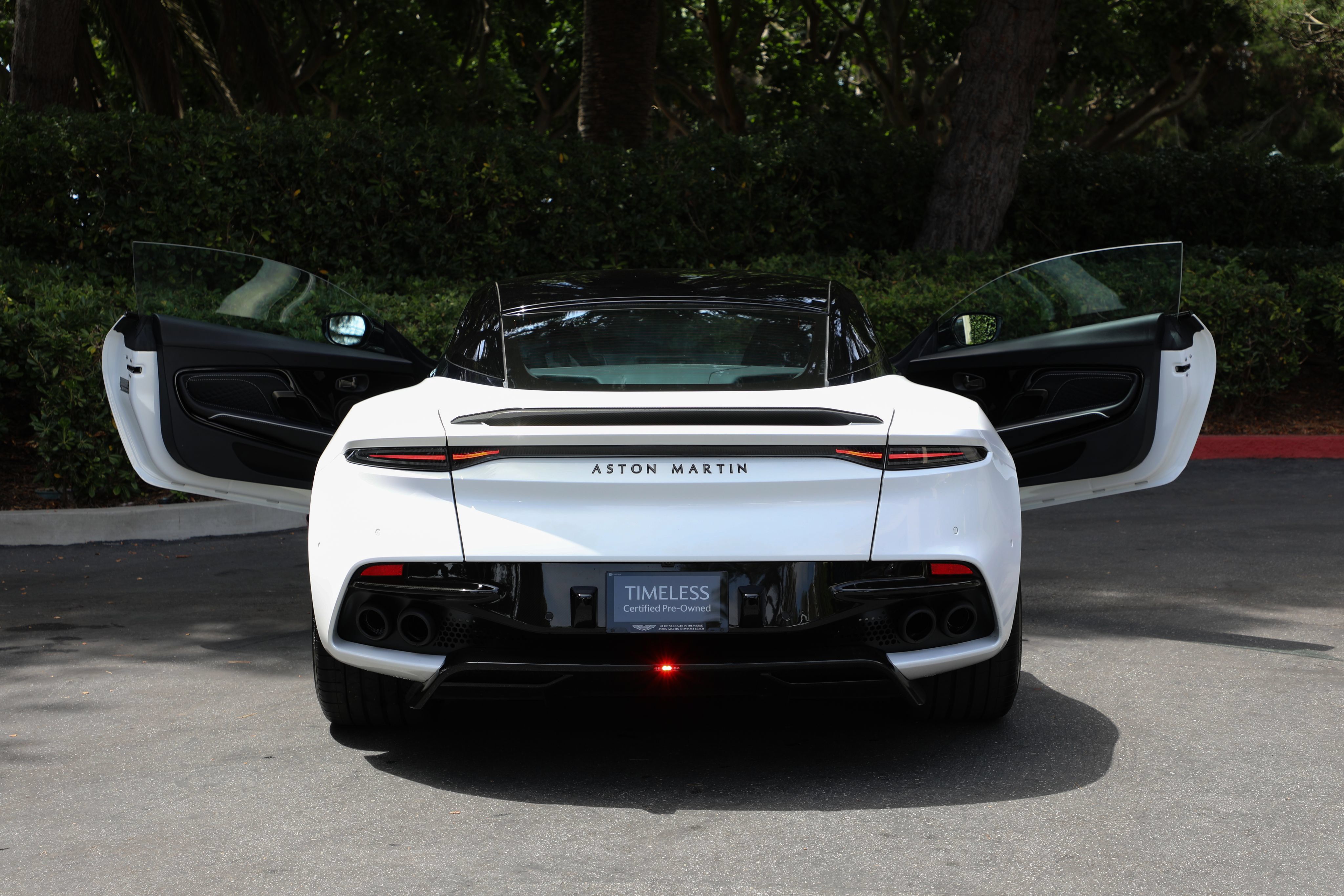 Used 2023 Aston Martin DBS Coupe RWD image 7