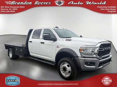 Used 2024 RAM 5500 Tradesman w/ Chrome Appearance Group AWD/4WD image 3