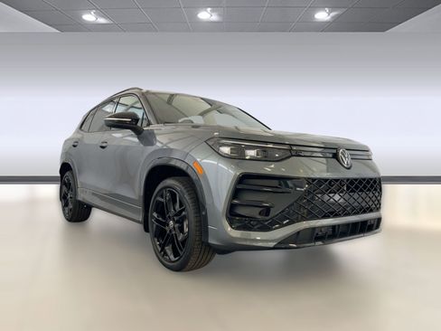 New 2026 Volkswagen Tiguan SE R-Line image 7