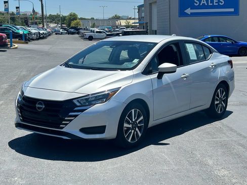 Used 2025 Nissan Versa SV FWD image 7