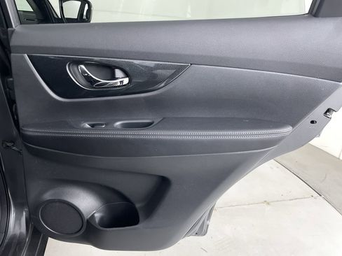 Used 2016 Nissan Rogue SL w/ SL Premium Package image 25