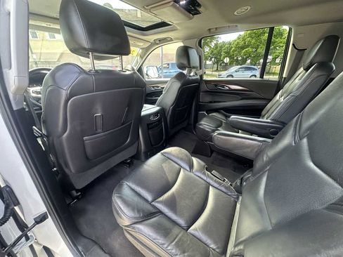 Used 2020 Cadillac Escalade ESV Luxury AWD/4WD image 34