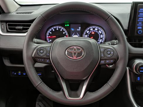 Used 2022 Toyota RAV4 XLE w/ Convenience Package image 27