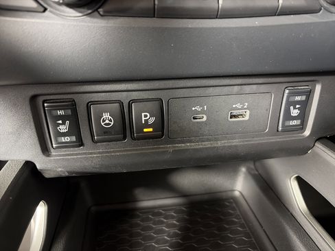 Used 2023 Nissan Frontier SV w/ SV Convenience Package AWD/4WD image 27