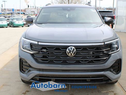 New 2026 Volkswagen Atlas Cross Sport SEL R-Line AWD/4WD image 2
