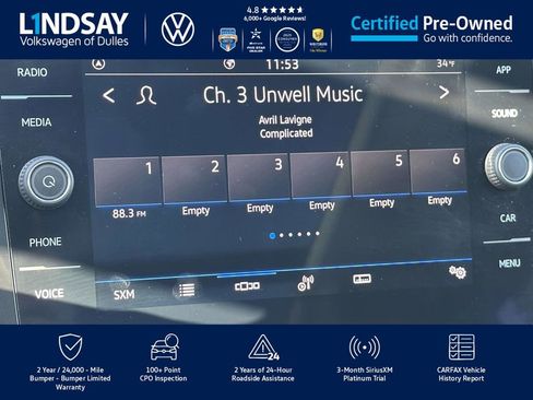 Used 2022 Volkswagen Tiguan SE w/ Panoramic Sunroof Package image 16