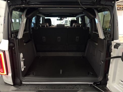 New 2025 Ford Bronco Outer Banks w/ Black Appearance Package image 30