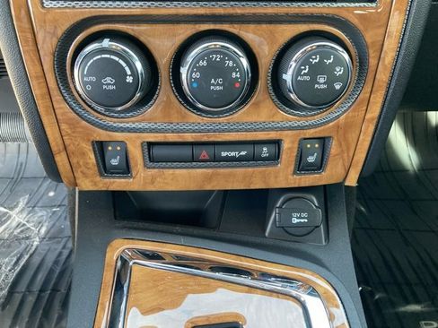 Used 2014 Dodge Challenger R/T image 25