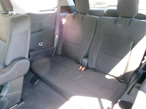 Used 2023 Ford Explorer XLT AWD/4WD image 25