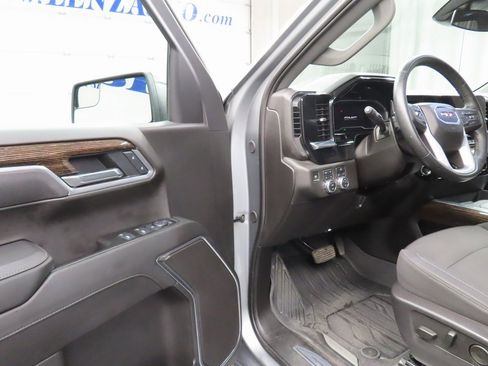 Used 2025 GMC Sierra 1500 Elevation image 38