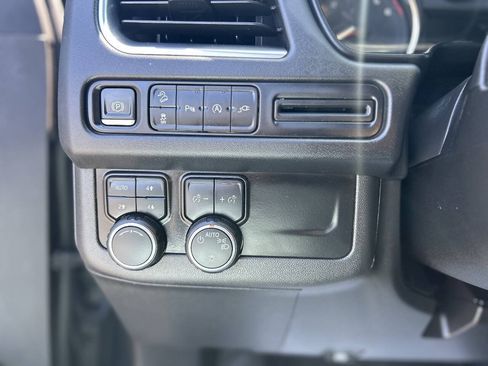Used 2021 Chevrolet Tahoe Z71 AWD/4WD image 12