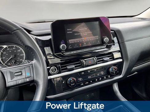 Used 2024 Nissan Pathfinder SV w/ SV Premium Package image 10