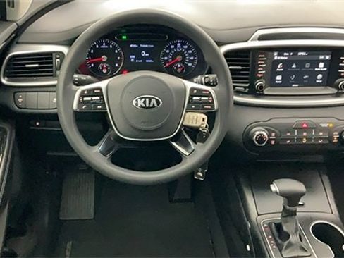 Used 2020 Kia Sorento AWD V6 image 12