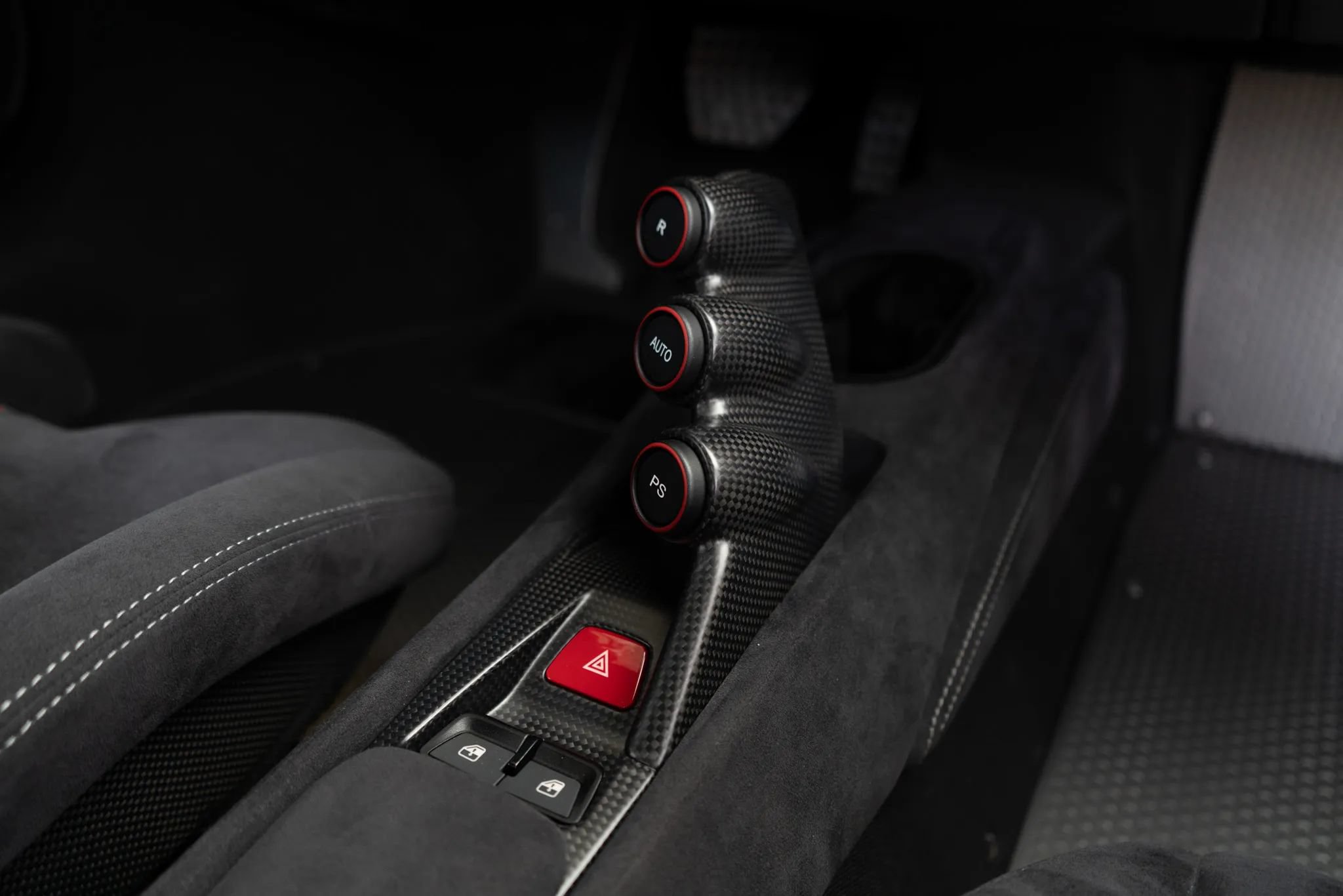Used 2019 Ferrari 488 Pista Coupe RWD image 32