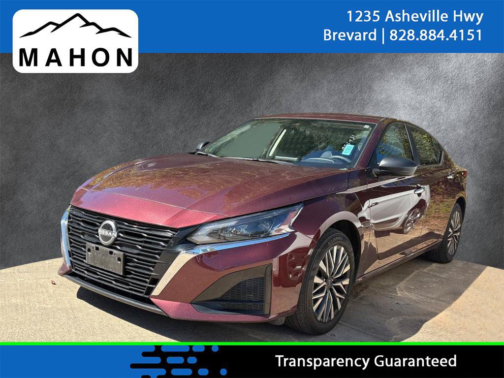 Used 2025 Nissan Altima 2.5 SV AWD/4WD image 1