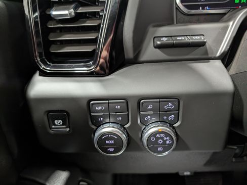 Used 2025 GMC Sierra 2500 AT4 w/ AT4 Premium Plus Package AWD/4WD image 25