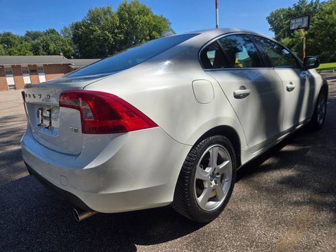 Used 2012 Volvo S60 T5 w/ Climate Pkg FWD image 11