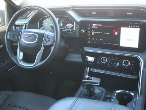 Used 2024 GMC Sierra 1500 Denali image 9