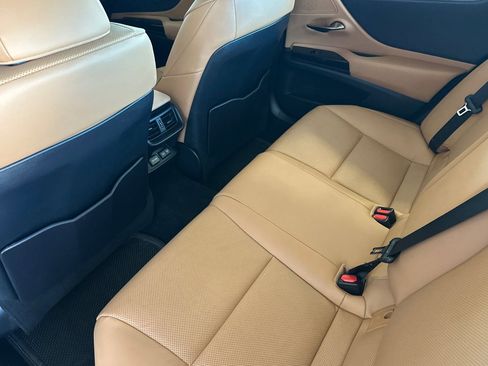 Certified 2023 Lexus ES 350 w/ Premium Package FWD image 9