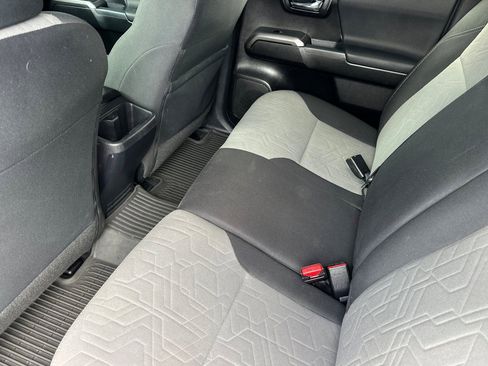 Used 2021 Toyota Tacoma TRD Off-Road image 13