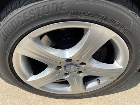 Used 2015 Mercedes-Benz E 350 4MATIC Sedan image 3