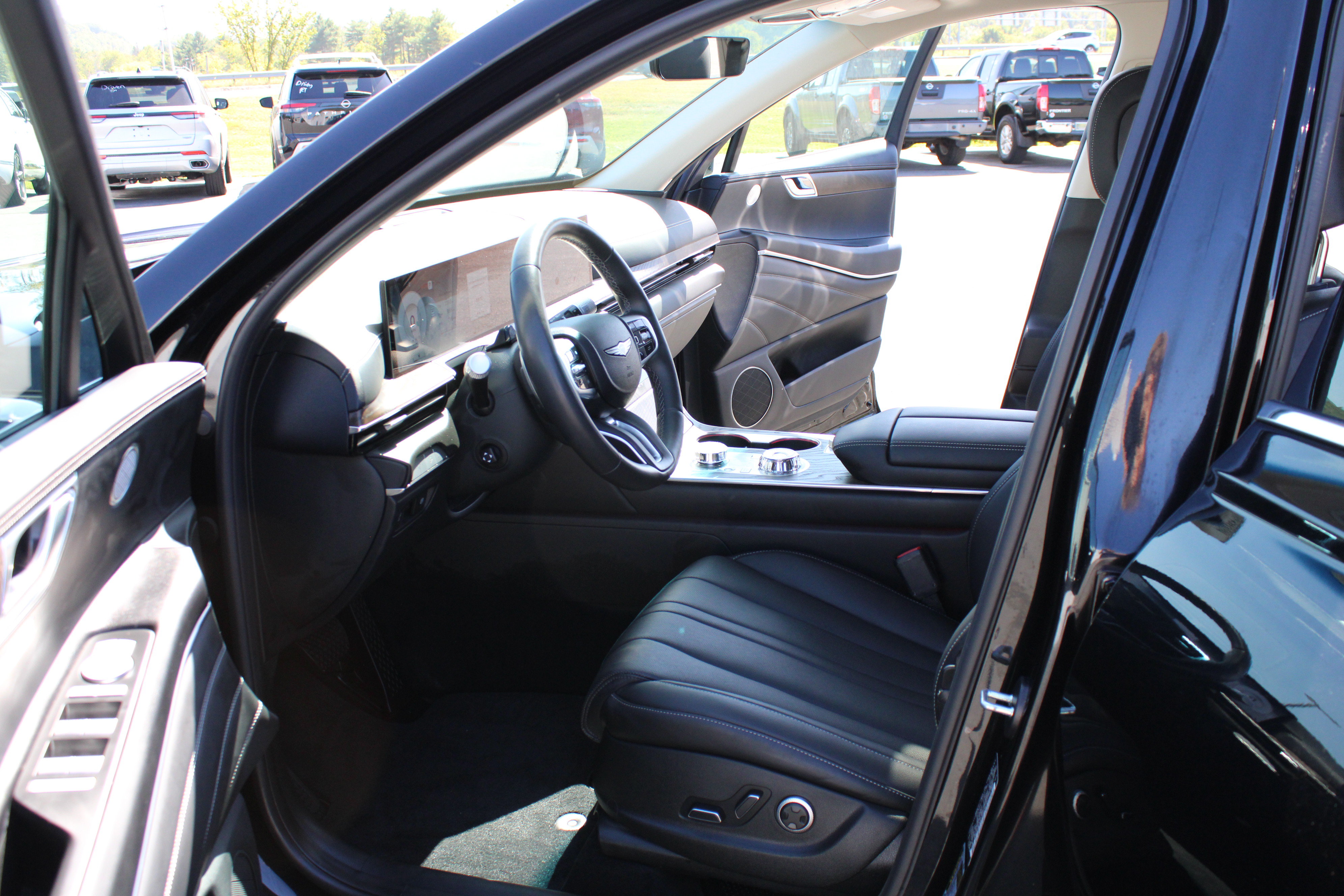 Used 2025 Genesis GV80 2.5T Select AWD/4WD image 21