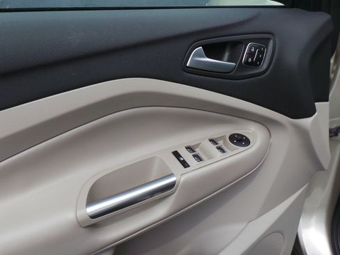 Used 2017 Ford Escape Titanium FWD image 23