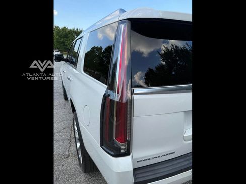 Used 2019 Cadillac Escalade Platinum image 23