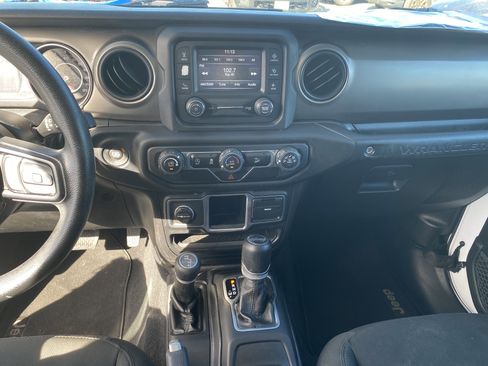 Used 2018 Jeep Wrangler Sport image 14