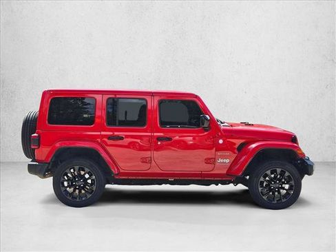 Used 2024 Jeep Wrangler Unlimited Sahara AWD/4WD image 4