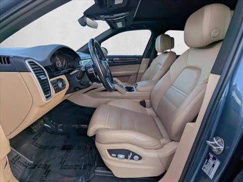 Used 2019 Porsche Cayenne image 17