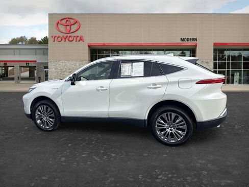 Certified 2021 Toyota Venza XLE w/ Softex Package AWD/4WD image 6