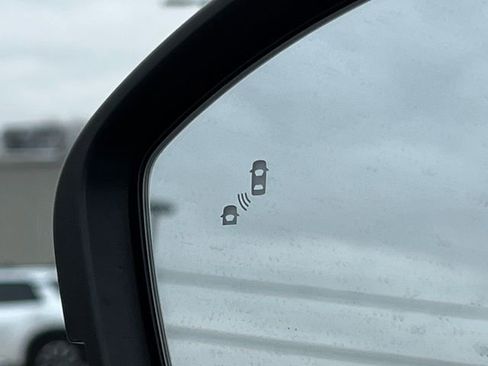 New 2026 Nissan Pathfinder SV image 39