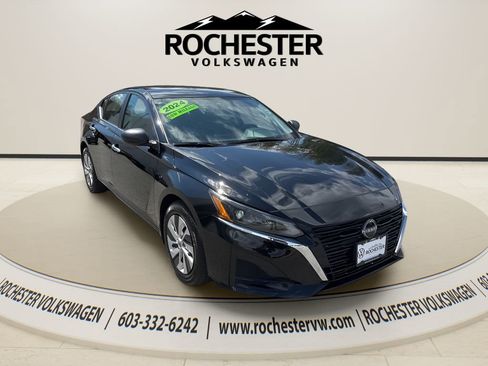 Used 2024 Nissan Altima 2.5 S FWD image 8