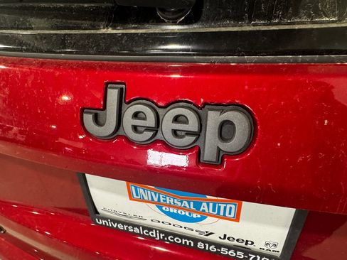 New 2026 Jeep Compass Latitude image 29