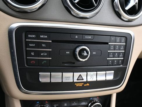 Used 2018 Mercedes-Benz GLA 250 image 22