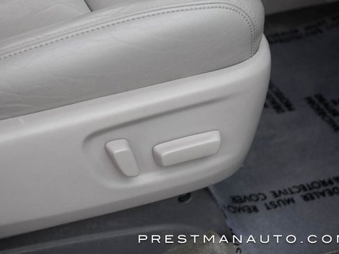 Used 2019 Toyota Sienna XLE w/ XLE Navigation Package image 35