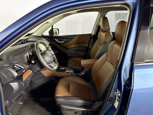 Used 2023 Subaru Forester Touring image 12