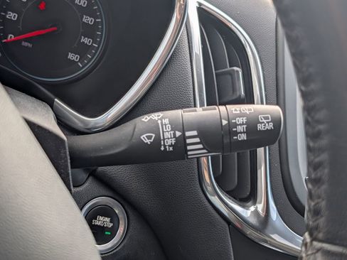 Used 2019 Chevrolet Equinox LT image 29