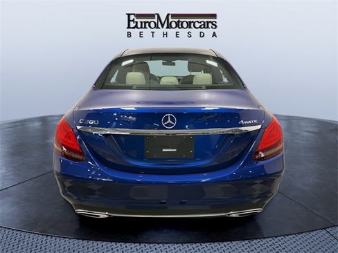 Used 2019 Mercedes-Benz C 300 4MATIC Sedan image 4