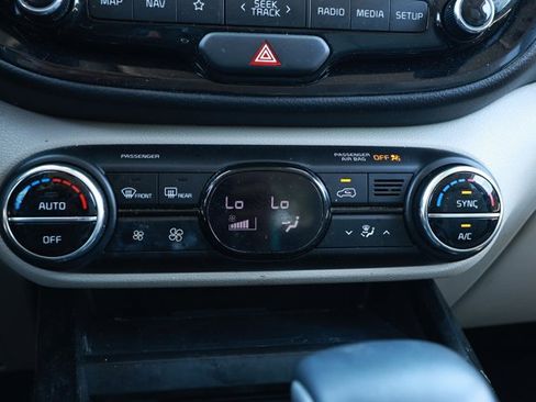 Used 2023 Kia Soul EX FWD image 18