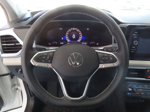 New 2025 Volkswagen Taos SE image 16