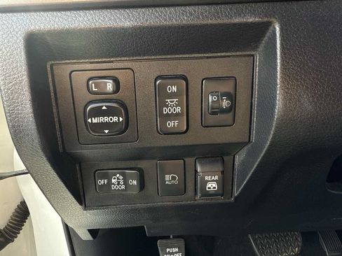 Used 2020 Toyota Tundra SR5 AWD/4WD image 19