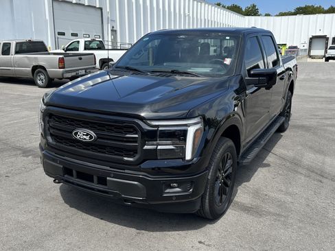 Used 2025 Ford F150 Lariat w/ Equipment Group 502A High AWD/4WD image 5