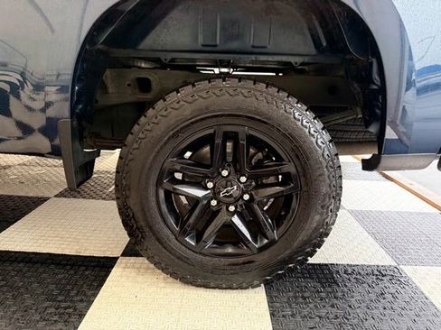 Used 2020 Chevrolet Silverado 1500 Custom Trail Boss w/ Custom Convenience Package image 10