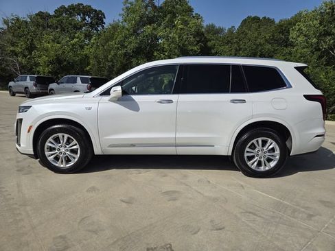Used 2024 Cadillac XT6 Luxury w/ LPO, Floor Liner Package AWD/4WD image 5