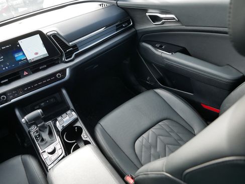 Used 2025 Kia Sportage X-Line w/ Premium Package image 11