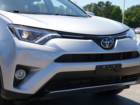 Used 2017 Toyota RAV4 XLE AWD/4WD image 25