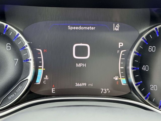 Used 2025 Chrysler Pacifica Limited FWD image 26