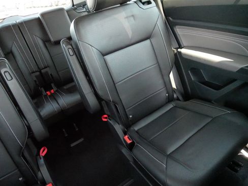 Certified 2023 Volkswagen Atlas SE image 14